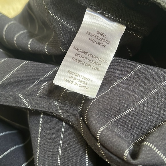 BLEUH CIEL Women’s Pinstriped Cropped Wide Leg Black Jumpsuit Size L EUC - Picture 10 of 11